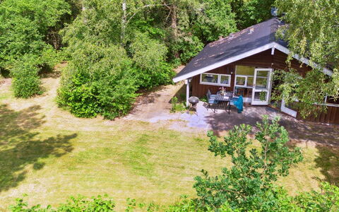 Kerrin - 300M from the Sea: Bois, Chalet, Dur, Planche, Tache De Bois, Batiments Jardin, Conception, Cour, Cabane En Rondins, Arrière-Cour