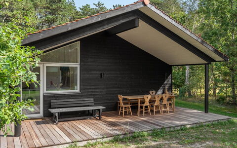 Efka - 175M from the Sea: Bois, Maison, Toit, Domicile, Chalet, Porche, Ombre, Siding, Batiments Jardin, Dur