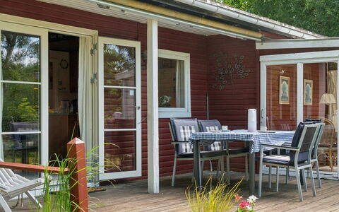 Rahilka - 700M from the Sea: Meubles, Design Intérieur, Sol, Bois, Sol, Plafond, Parquet, Chaise, Table, Éclairage