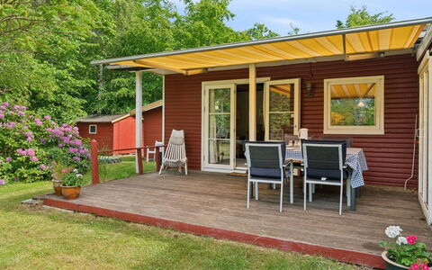 Rahilka - 700M from the Sea: Meubles, Design Intérieur, Sol, Bois, Sol, Plafond, Parquet, Chaise, Table, Éclairage