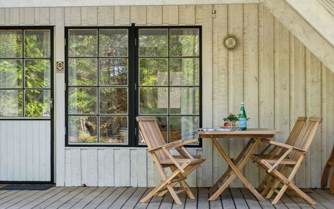 Jörn - 800M from the Sea: Meubles, Design Intérieur, Sol, Bois, Sol, Plafond, Parquet, Chaise, Table, Éclairage