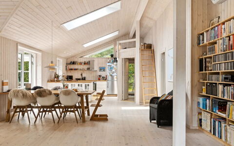 Grethe - 750M from the Sea: Bois, Sol, Plafond, Design Intérieur, Sol, Parquet, Domicile, Pièce, Dur, Salon