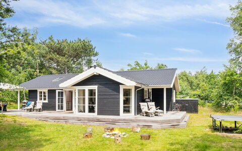 Grethe - 1Km from the Sea: Meubles, Design Intérieur, Sol, Bois, Sol, Plafond, Parquet, Chaise, Table, Éclairage