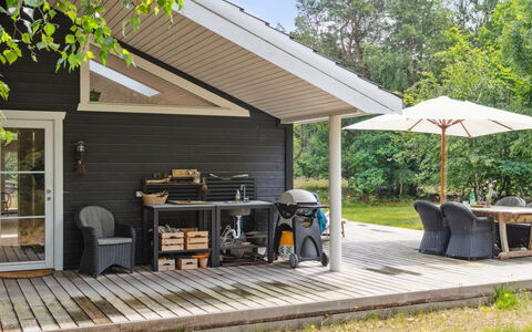 Grethe - 1Km from the Sea: Meubles, Design Intérieur, Sol, Bois, Sol, Plafond, Parquet, Chaise, Table, Éclairage