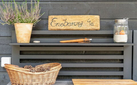 Grethe - 1Km from the Sea: Meubles, Design Intérieur, Sol, Bois, Sol, Plafond, Parquet, Chaise, Table, Éclairage