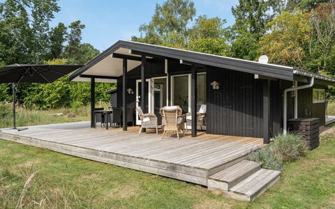 Liselotte - 275M from the Sea: Meubles, Design Intérieur, Sol, Bois, Sol, Plafond, Parquet, Chaise, Table, Éclairage