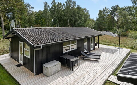 Liselotte - 275M from the Sea: Meubles, Design Intérieur, Sol, Bois, Sol, Plafond, Parquet, Chaise, Table, Éclairage