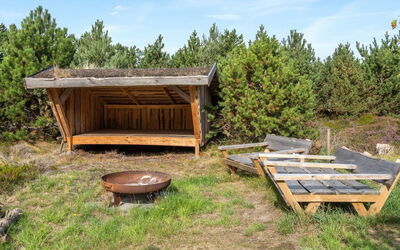 Lisbeth - 400M from the Sea