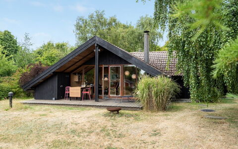 Ija - 200M from the Sea: Toit, Maison, Lot Terre, Domicile, Chalet, Biens, Batiments Jardin, Ombre, Cabane En Rondins, Aménagement Paysager