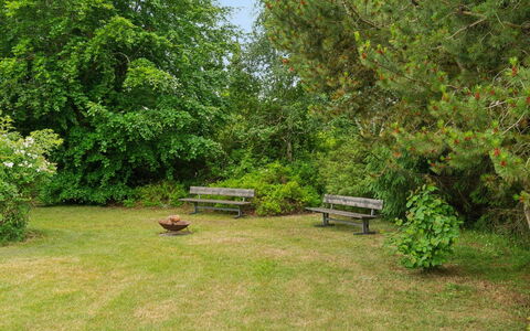 Merita - 1.1Km from the Sea: Domicile, Toit, Maison, Chalet, Biens, Porte, Porche, Siding, Ferme, Ombre