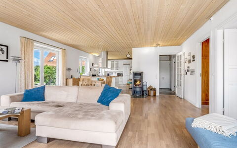 Ettie - 6Km from the Sea: Meubles, Design Intérieur, Sol, Sol, Parquet, Bois, Plafond, Canapé, Salon, Pièce