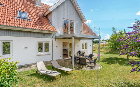 Ettie - 6Km from the Sea: Bleu, Maison, Domicile, Toit, Zone Résidentielle, Nuage, Chalet, Lot Terre, Biens, Ferme