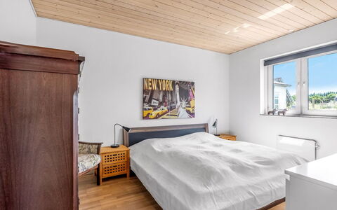 Ettie - 6Km from the Sea: Lit, Design Intérieur, Chambre, Meubles, Mur, Sol, Sol, Bois, Plafond, Literie