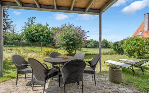 Ettie - 6Km from the Sea: Meubles, Mobilier De Jardin, Chaise, Table, Tableau De Plein Air, Lot Terre, Ombre, Jardin, Patio, Structure En Plein Air