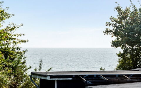 Ilkka - 175M from the Sea: Meubles, Design Intérieur, Sol, Bois, Sol, Plafond, Parquet, Chaise, Table, Éclairage