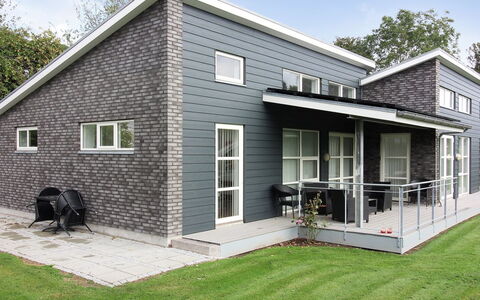 Bjerne - 200M from the Sea: Meubles, Design Intérieur, Sol, Bois, Sol, Plafond, Parquet, Chaise, Table, Éclairage