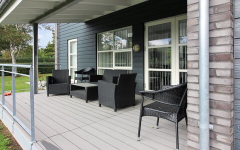 Bjerne - 200M from the Sea: Meubles, Design Intérieur, Sol, Bois, Sol, Plafond, Parquet, Chaise, Table, Éclairage
