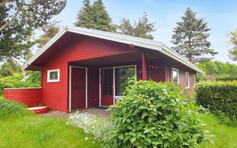 Thing - 200M from the Sea: Toit, Maison, Lot Terre, Domicile, Chalet, Biens, Batiments Jardin, Ombre, Cabane En Rondins, Aménagement Paysager