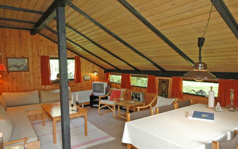 Spasena - 400M from the Sea: Herbe, Arbuste, Maison, Jardin, Domicile, Chalet, Lot Terre, Pelouse, Couverture De Sol