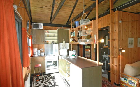 Spasena - 400M from the Sea: Herbe, Arbuste, Maison, Jardin, Domicile, Chalet, Lot Terre, Pelouse, Couverture De Sol