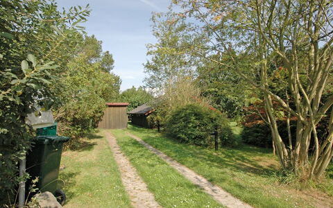 Spasena - 400M from the Sea: Herbe, Arbuste, Maison, Jardin, Domicile, Chalet, Lot Terre, Pelouse, Couverture De Sol