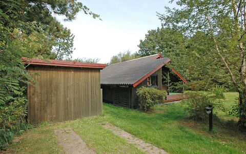 Spasena - 400M from the Sea: Herbe, Arbuste, Maison, Jardin, Domicile, Chalet, Lot Terre, Pelouse, Couverture De Sol