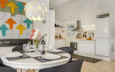 Dierf - 550M from the Sea: Bois, Toit, Domicile, Maison, Architecture, Siding, Lot Terre, Chalet, Cabanon, Batiments Jardin