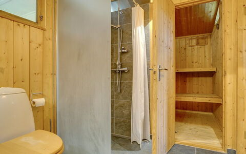 Myrra - 10M from the Sea: Sol, Mur, Sol, Bois, Luminaire Plomberie, Design Intérieur, Plafond, Salle De Bains, Lavabo, Pièce