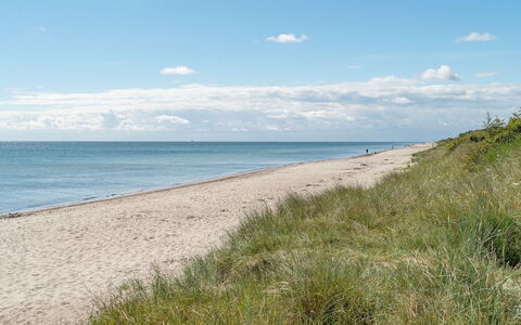 Myrra - 10M from the Sea: Ciel, Bleu, Plan D'Eau, Environnement Naturel, Plage, Horizon, Côte, Cotiers Et Relief Océaniques, Mer, Été