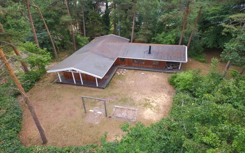 Myrra - 10M from the Sea: Toit, Maison, Domicile, Chalet, Siding, Biens, Allée, Batiments Jardin, Cour, Cabanon