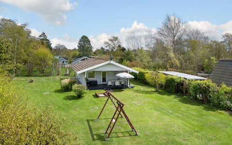 Erva - 495M from the Sea: Toit, Maison, Domicile, Chalet, Siding, Biens, Allée, Batiments Jardin, Cour, Cabanon
