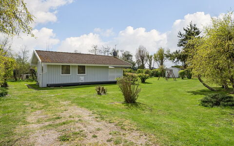 Erva - 495M from the Sea: Toit, Maison, Domicile, Chalet, Siding, Biens, Allée, Batiments Jardin, Cour, Cabanon