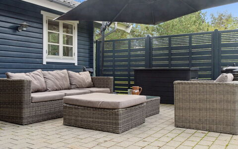Aldis - 300M from the Sea: Domicile, Chalet, Porche, Siding, Ferme, Structure En Plein Air