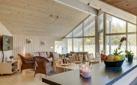 Vilvi - 500M from the Sea: Toit, Maison, Domicile, Chalet, Siding, Biens, Allée, Batiments Jardin, Cour, Cabanon