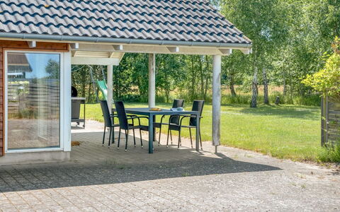 Vilvi - 500M from the Sea: Toit, Maison, Domicile, Chalet, Siding, Biens, Allée, Batiments Jardin, Cour, Cabanon