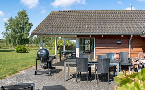 Vilvi - 500M from the Sea: Toit, Maison, Domicile, Chalet, Siding, Biens, Allée, Batiments Jardin, Cour, Cabanon