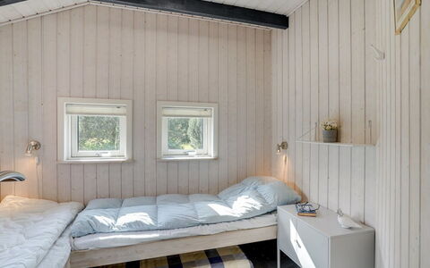 Bruno - 200M from the Sea: Mur, Bois, Chambre, Sol, Plafond, Sol, Design Intérieur, Lit, Domicile, Pièce