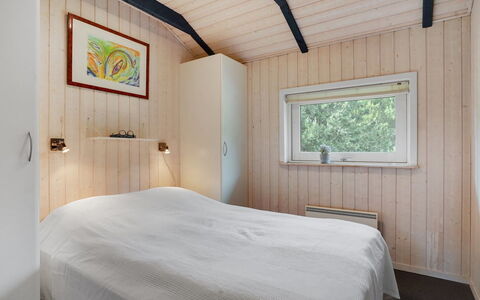 Bruno - 200M from the Sea: Toit, Maison, Domicile, Chalet, Porte, Siding, Plate-Forme, Porche, Planche, Dur