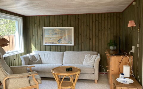 Kaarina - 550M from the Sea: Meubles, Sol, Bois, Sol, Design Intérieur, Salon, Table, Domicile, Canapé, Tache De Bois