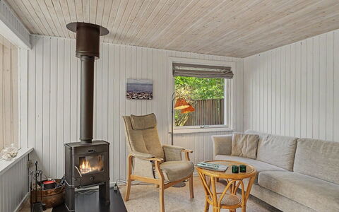 Kaarina - 550M from the Sea: Bois, Design Intérieur, Sol, Plafond, Sol, Pièce, Meubles, Dur, Salon, Luminaire