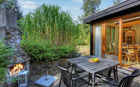 Kaarina - 550M from the Sea: Meubles, Chaise, Table, Mobilier De Jardin, Jardin, Chalet, Plate-Forme, Batiments Jardin, Porche, Eco Hôtel