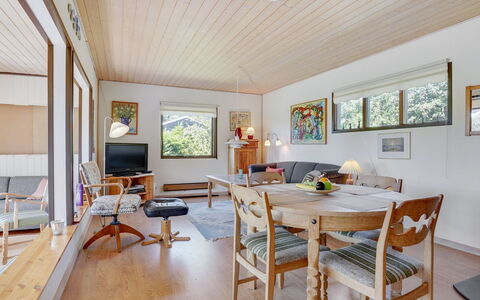 Maelle - 600M from the Sea: Design Intérieur, Meubles, Sol, Sol, Bois, Plafond, Canapé, Salon, Pièce, Parquet