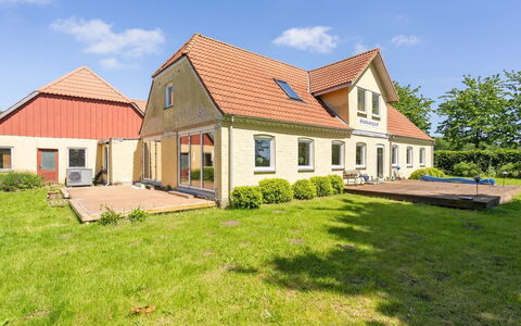 Rouwen - 1Km from the Sea: Toit, Maison, Domicile, Chalet, Porte, Siding, Plate-Forme, Porche, Planche, Dur
