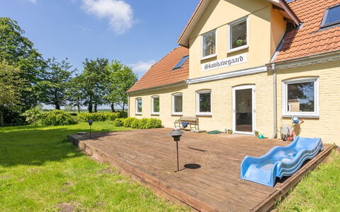 Rouwen - 1Km from the Sea: Toit, Maison, Domicile, Chalet, Porte, Siding, Plate-Forme, Porche, Planche, Dur