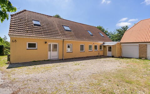 Rouwen - 1Km from the Sea: Toit, Maison, Domicile, Chalet, Porte, Siding, Plate-Forme, Porche, Planche, Dur