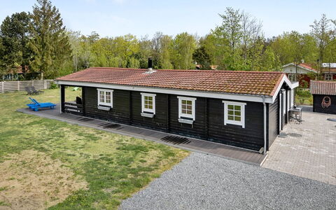 Hardina - 300M from the Sea: Maison, Chalet, Toit, Batiments Jardin, Ombre, Cabanon, Arrière-Cour, Mobilier De Jardin, Cour, Pelouse