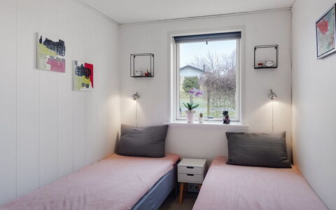 Gisl - 400M from the Sea: Mur, Chambre, Sol, Sol, Design Intérieur, Lit, Plafond, Pièce, Meubles, Domicile
