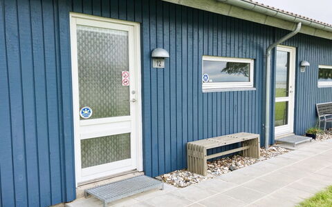 Gudke - 50M from the Sea: Meubles, Design Intérieur, Sol, Bois, Sol, Plafond, Parquet, Chaise, Table, Éclairage