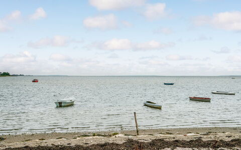 Topi - 15M from the Sea: Maison, Domicile, Zone Résidentielle, Toit, Chalet, Lot Terre, Biens, Cour, Jardin, Siding