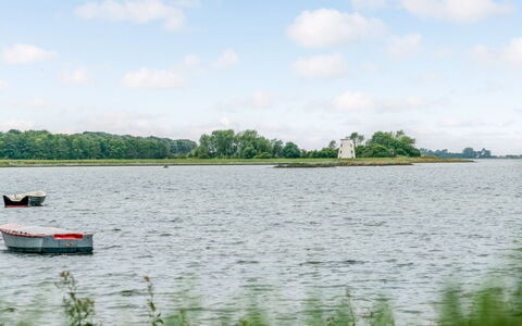 Topi - 15M from the Sea: Maison, Domicile, Zone Résidentielle, Toit, Chalet, Lot Terre, Biens, Cour, Jardin, Siding